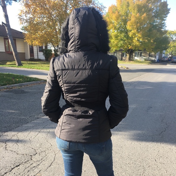 Black faux Fur Hood Clenched Waist Jacket - Picture 4 of 8